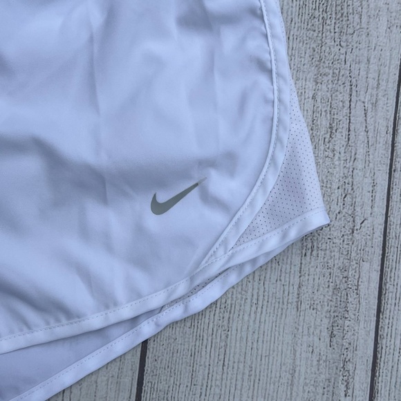 Nike Dri-Fit Athletic Shorts White - Picture 2 of 4